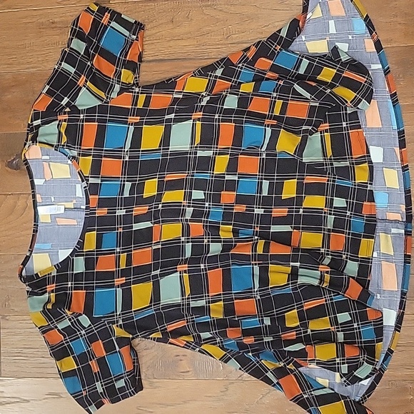 Lot of 8 Lularoe Tees, Some NWT, Size L - Picture 7 of 9